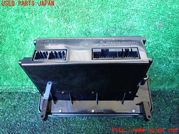 1UPJ-9235066066]デリカ スペースギア(PD6W)エアコンスイッチ1 中古_3