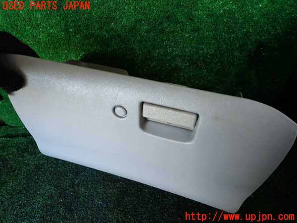 1UPJ-9235067516]デリカ スペースギア(PD6W)グローブボックス1 中古_2