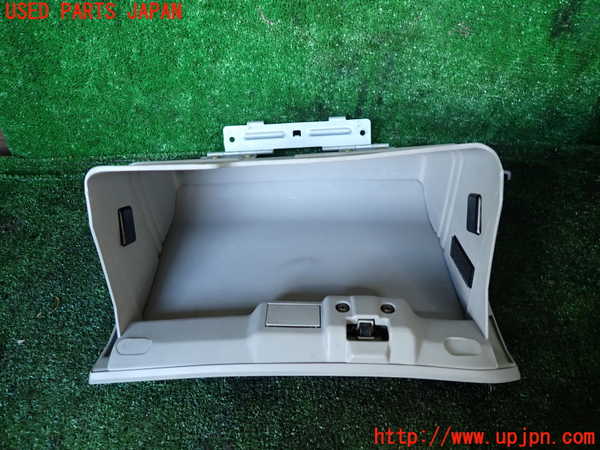 1UPJ-9235067516]デリカ スペースギア(PD6W)グローブボックス1 中古_3