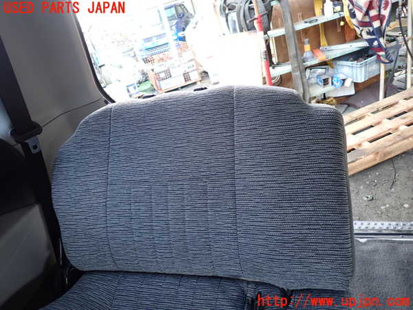 1UPJ-9235067235]デリカ スペースギア(PD6W)右3列目シート 中古_2