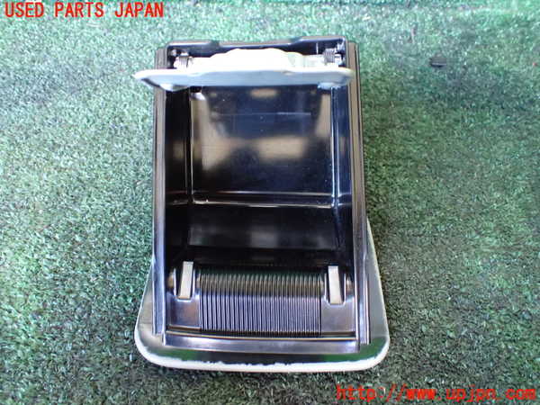 1UPJ-9235067821]デリカ スペースギア(PD6W)灰皿1 中古_2