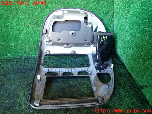 1UPJ-9235067526]デリカ スペースギア(PD6W)エアコン吹き出し口1 中古_4