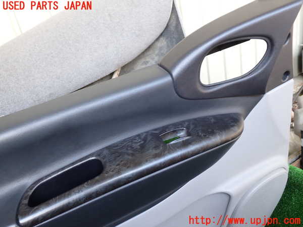 1UPJ-9235061264]デリカ スペースギア(PD6W)左前ドア内張り 中古_2