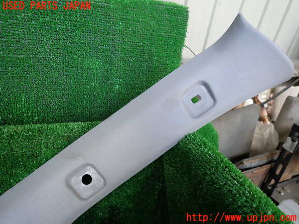 1UPJ-9235067655]デリカ スペースギア(PD6W)右フロントピラートリム 中古_2
