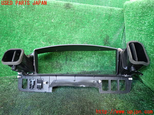 1UPJ-9235067510]デリカ スペースギア(PD6W)メーターフード 中古_3