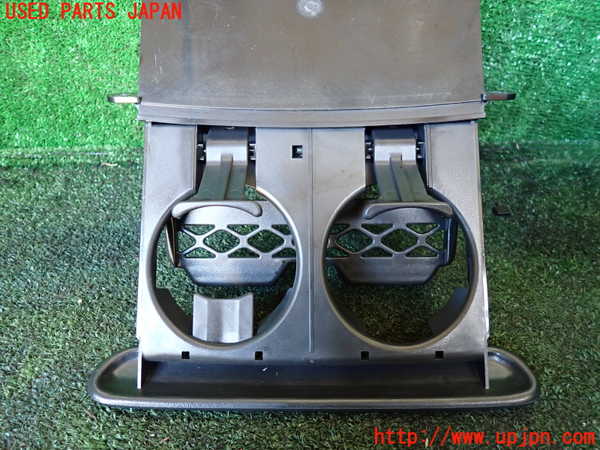 1UPJ-9235067810]デリカ スペースギア(PD6W)ドリンクホルダー 中古_2