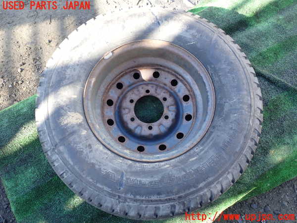 1UPJ-9235069601]デリカ スペースギア(PD6W)スペアタイヤ1 中古_4