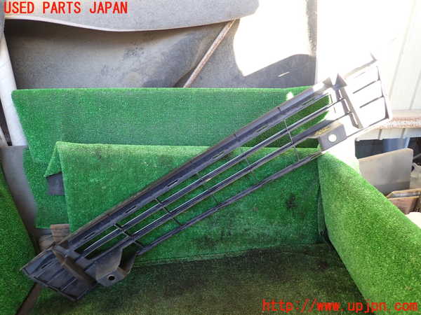 1UPJ-9235071050]ヴェルファイアハイブリッド(AYH30W)ラジエターグリル 中古_2