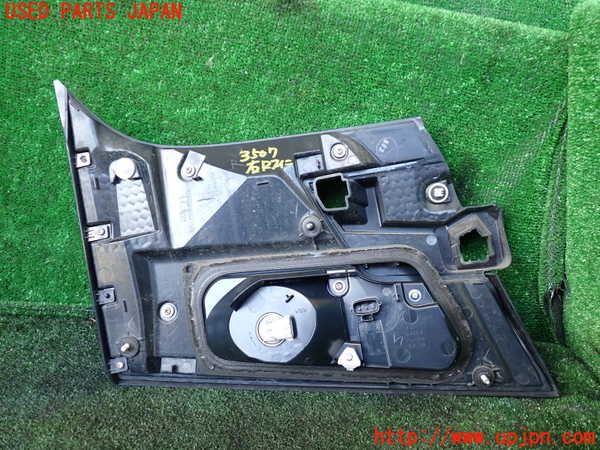 1UPJ-9235071550]ヴェルファイアハイブリッド(AYH30W)右リアフィニッシャー 中古_2