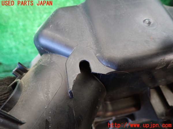 1UPJ-9235072560]ヴェルファイアハイブリッド(AYH30W)エアクリーナーボックス 中古_2