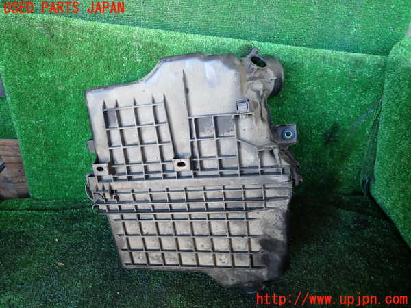 1UPJ-9235072560]ヴェルファイアハイブリッド(AYH30W)エアクリーナーボックス 中古_3