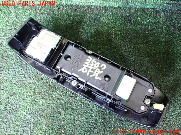 1UPJ-9235076240]ヴェルファイアハイブリッド(AYH30W)右前パワーウィンドウスイッチ 中古_2