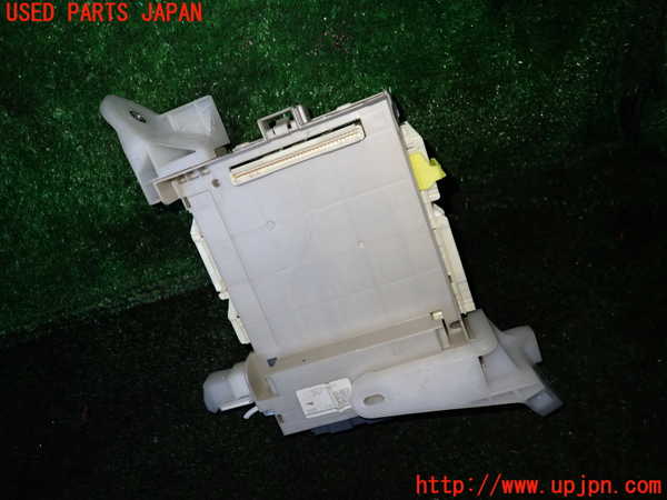 1UPJ-9235076741]ヴェルファイアハイブリッド(AYH30W)ヒューズボックス1 中古_2