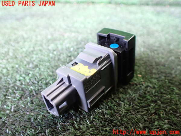 1UPJ-9235076290]ヴェルファイアハイブリッド(AYH30W)ハザードスイッチ 中古_2
