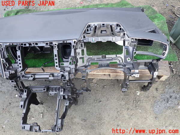 1UPJ-9235077505]ヴェルファイアハイブリッド(AYH30W)ダッシュボード 中古_2