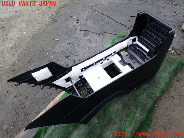 1UPJ-9235077540]ヴェルファイアハイブリッド(AYH30W)センターコンソール 中古_5