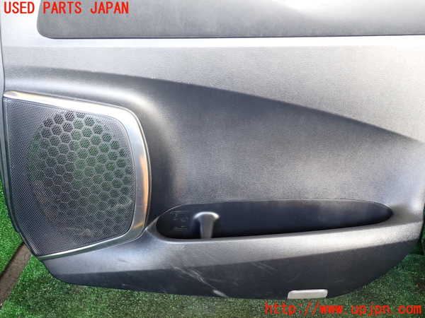 1UPJ-9235071234]ヴェルファイアハイブリッド(AYH30W)右前ドア内張り 中古_3