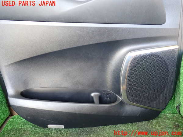 1UPJ-9235071264]ヴェルファイアハイブリッド(AYH30W)左前ドア内張り 中古_3