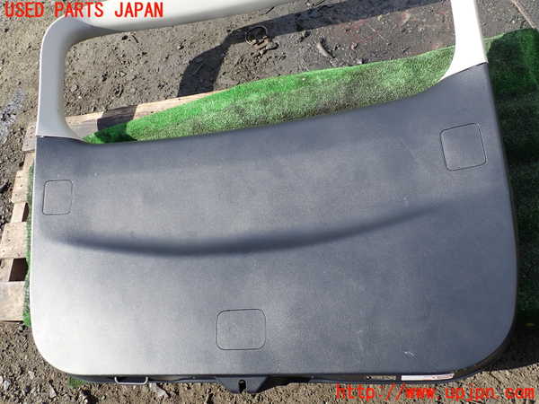 1UPJ-9235071578]ヴェルファイアハイブリッド(AYH30W)バックドア内張り 中古_2