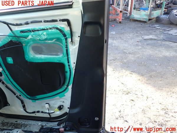 1UPJ-9235077665]ヴェルファイアハイブリッド(AYH30W)右センターピラートリム 中古_3