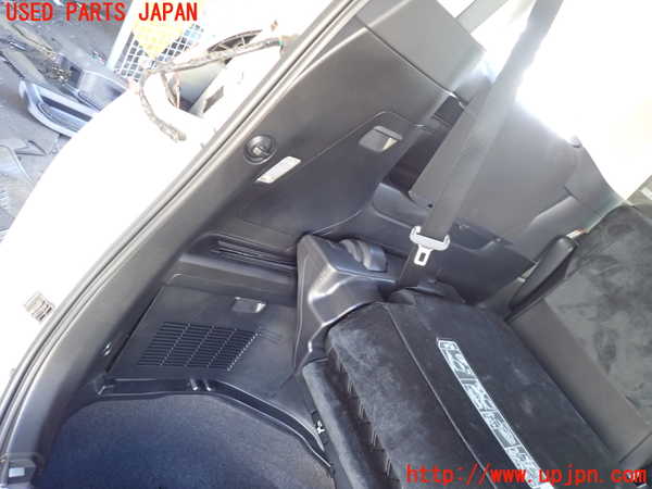 1UPJ-9235077680]ヴェルファイアハイブリッド(AYH30W)左リアピラートリム 中古_4