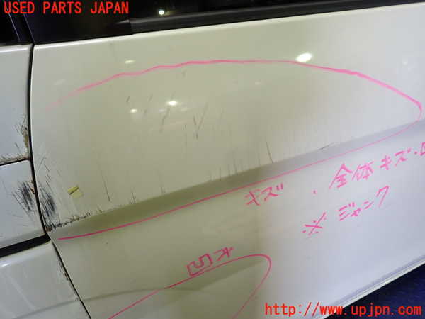 1UPJ-9235081290]セレナ(GC27)右後ドア 中古ジャンク_2