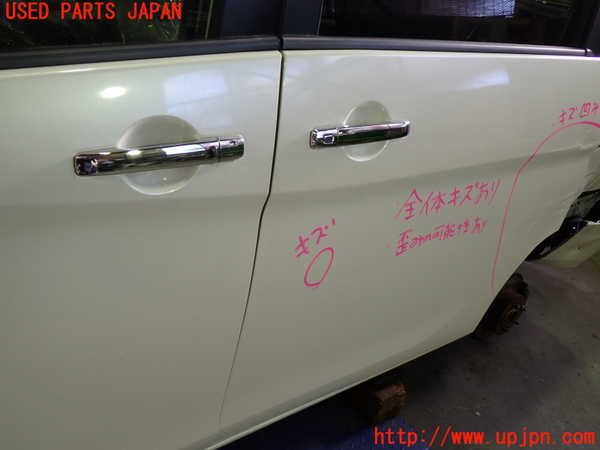 1UPJ-9235081320]セレナ(GC27)左後ドア 中古_3