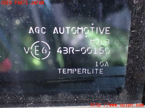 1UPJ-9235081320]セレナ(GC27)左後ドア 中古_4