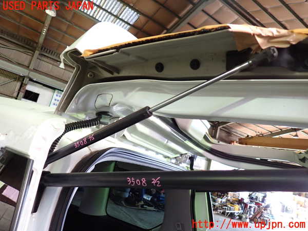 1UPJ-9235081586]セレナ(GC27)バックドアガラスダンパー 中古_2