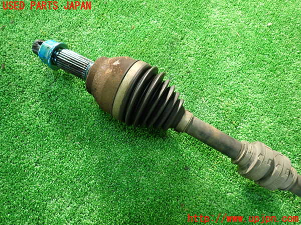 1UPJ-9235084015]セレナ(GC27)左フロントドライブシャフト 中古_3
