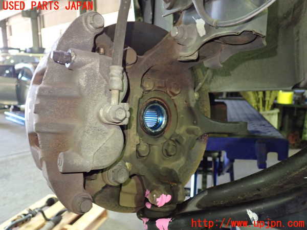 1UPJ-9235084290]セレナ(GC27)右フロントナックルハブ 中古_3