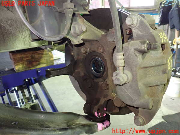 1UPJ-9235084295]セレナ(GC27)左フロントナックルハブ 中古_3