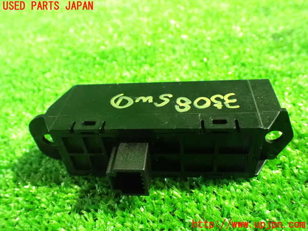 1UPJ-9235086306]セレナ(GC27)スイッチ1 中古_2