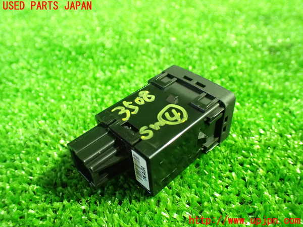 1UPJ-9235086309]セレナ(GC27)スイッチ4 中古_2