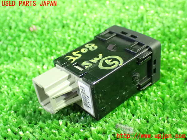 1UPJ-9235086310]セレナ(GC27)スイッチ5 中古_2