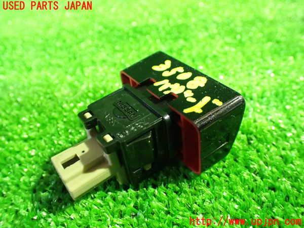 1UPJ-9235086290]セレナ(GC27)ハザードスイッチ 中古_2