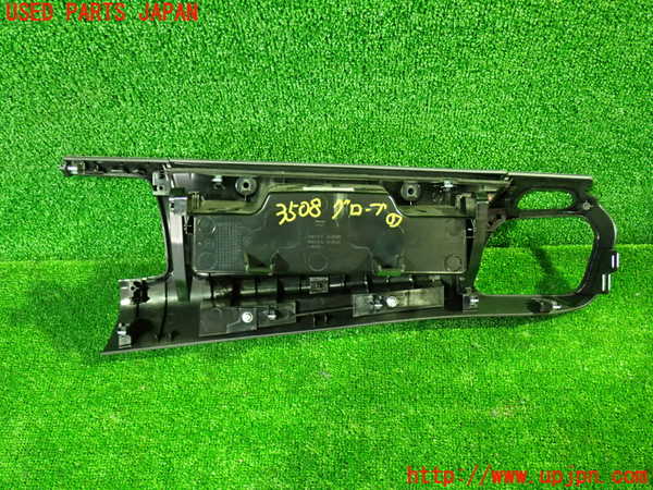 1UPJ-9235087516]セレナ(GC27)グローブボックス1 中古_3