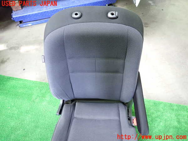 1UPJ-9235087035]セレナ(GC27)運転席シート 中古_2