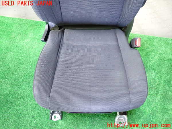 1UPJ-9235087035]セレナ(GC27)運転席シート 中古_3