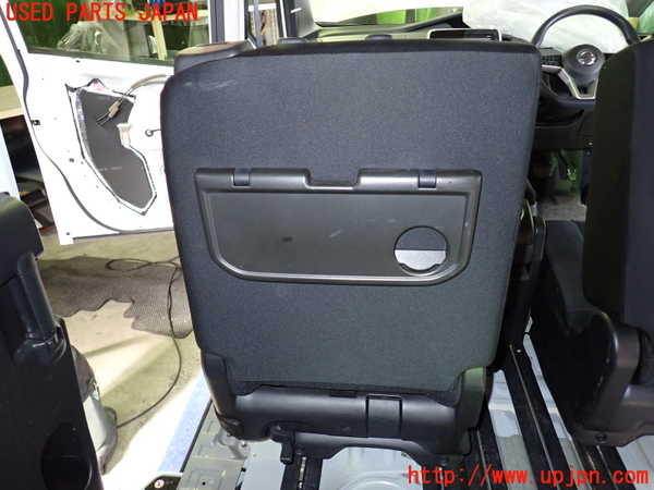1UPJ-9235087175]セレナ(GC27)左2列目シート 中古_4