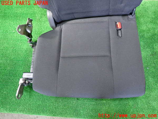 1UPJ-9235087235]セレナ(GC27)右3列目シート 中古_3