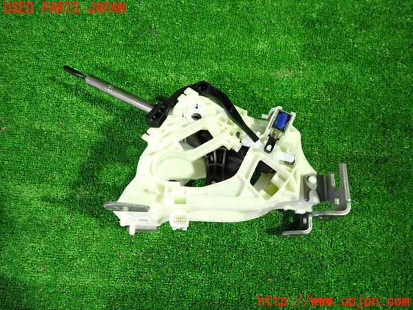 1UPJ-9235087555]セレナ(GC27)ATシフトレバー 中古_3