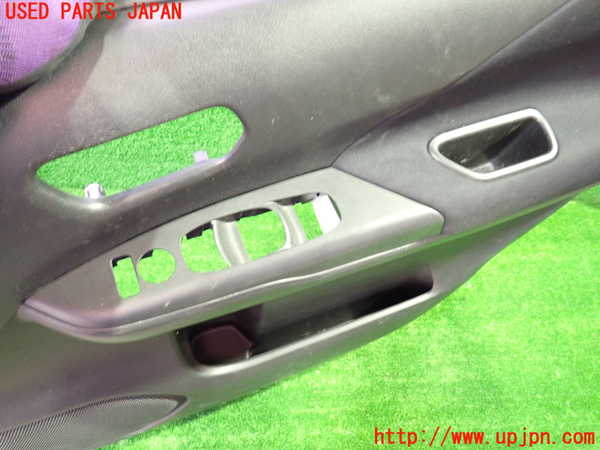 1UPJ-9235081234]セレナ(GC27)右前ドア内張り 中古_2