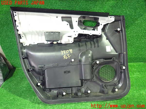 1UPJ-9235081234]セレナ(GC27)右前ドア内張り 中古_3