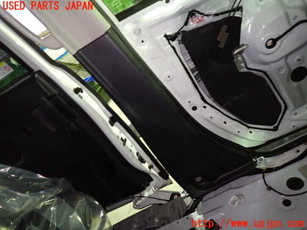 1UPJ-9235087670]セレナ(GC27)左センターピラートリム 中古_3