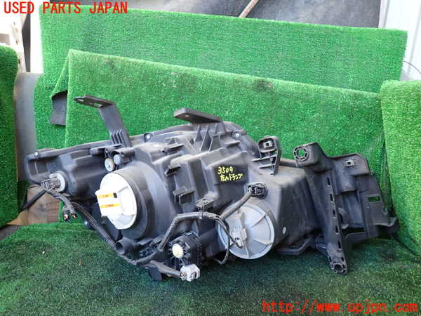 1UPJ-9235091132]ステップワゴン(RK1)左ヘッドライト HID 中古_3