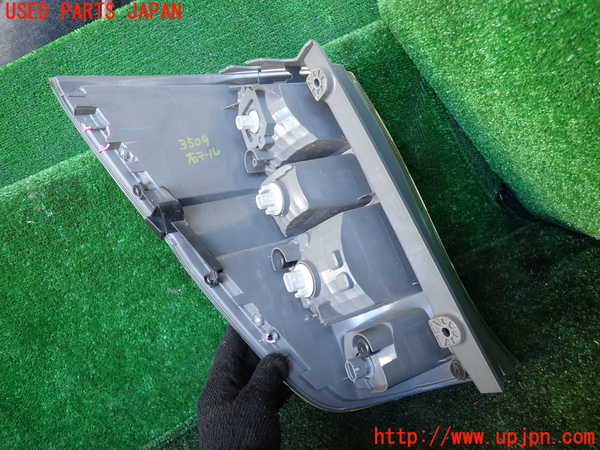 1UPJ-9235091530]ステップワゴン(RK1)右テールランプ 中古_3