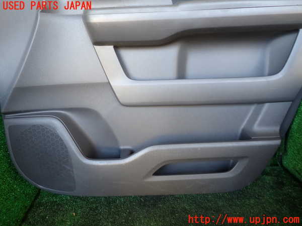 1UPJ-9235091234]ステップワゴン(RK1)右前ドア内張り 中古_3