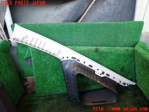 1UPJ-9235097655]ステップワゴン(RK1)右フロントピラートリム 中古_2