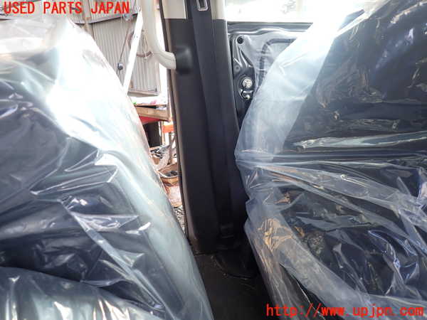 1UPJ-9235097670]ステップワゴン(RK1)左センターピラートリム 中古_3